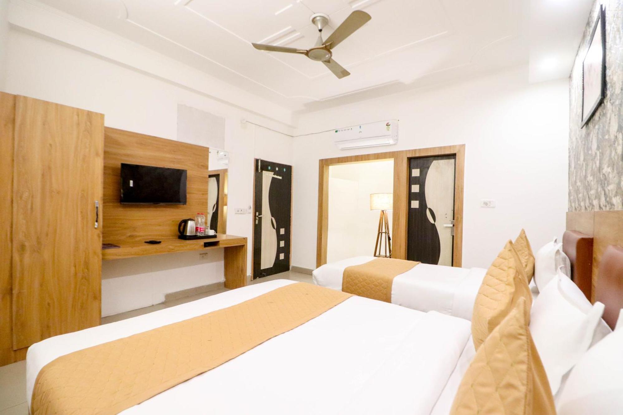 Hotel Stay Villa Delhi Airport นิวเดลี ภายนอก รูปภาพ