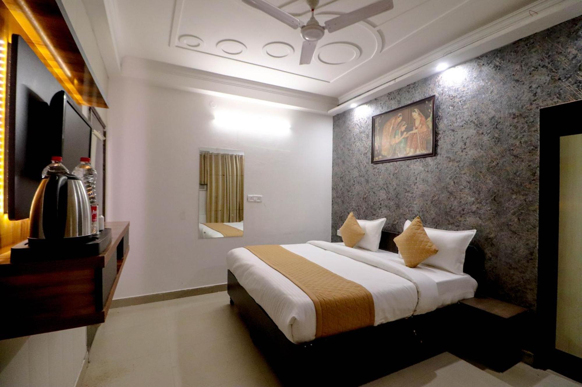 Hotel Stay Villa Delhi Airport นิวเดลี ภายนอก รูปภาพ