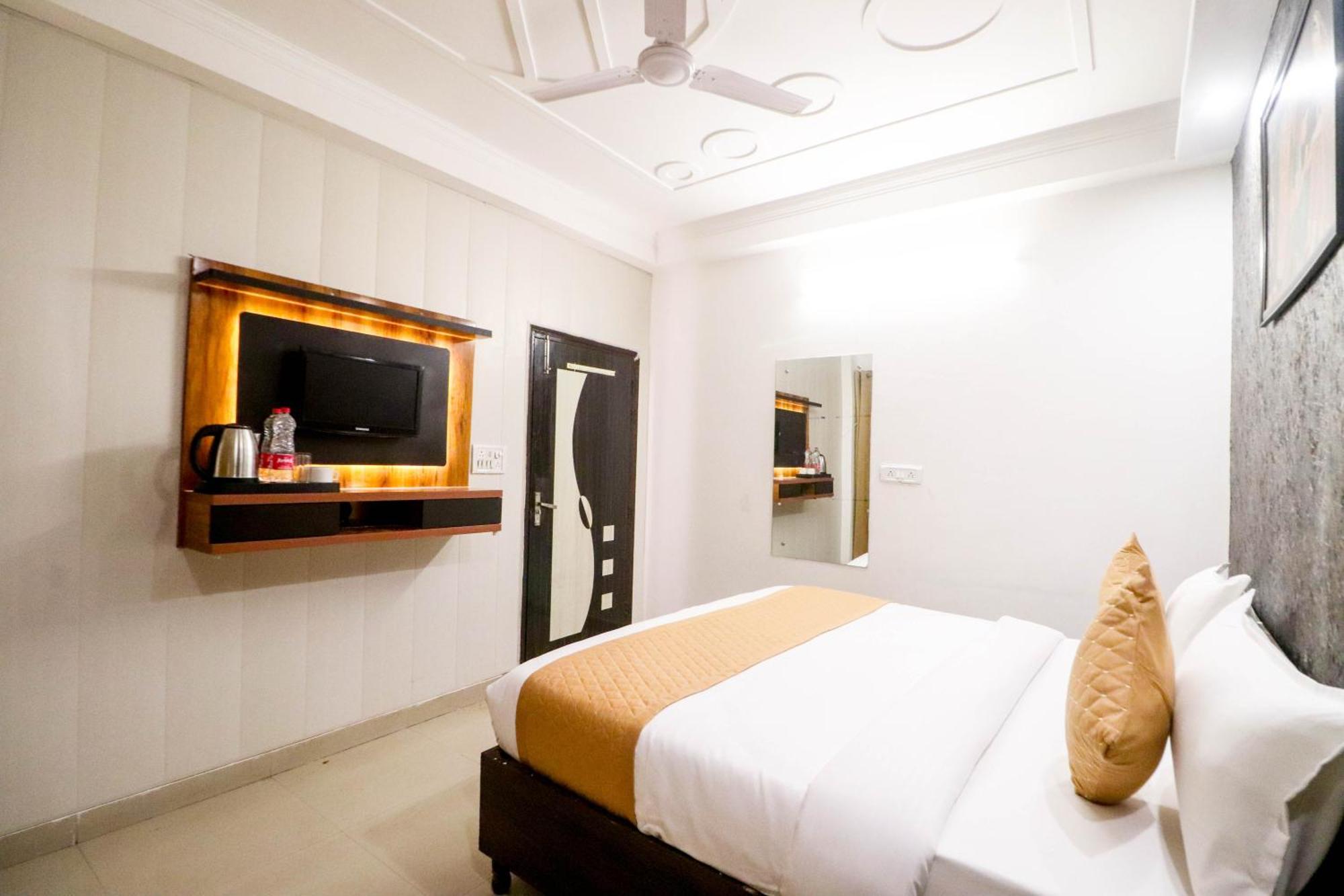 Hotel Stay Villa Delhi Airport นิวเดลี ภายนอก รูปภาพ