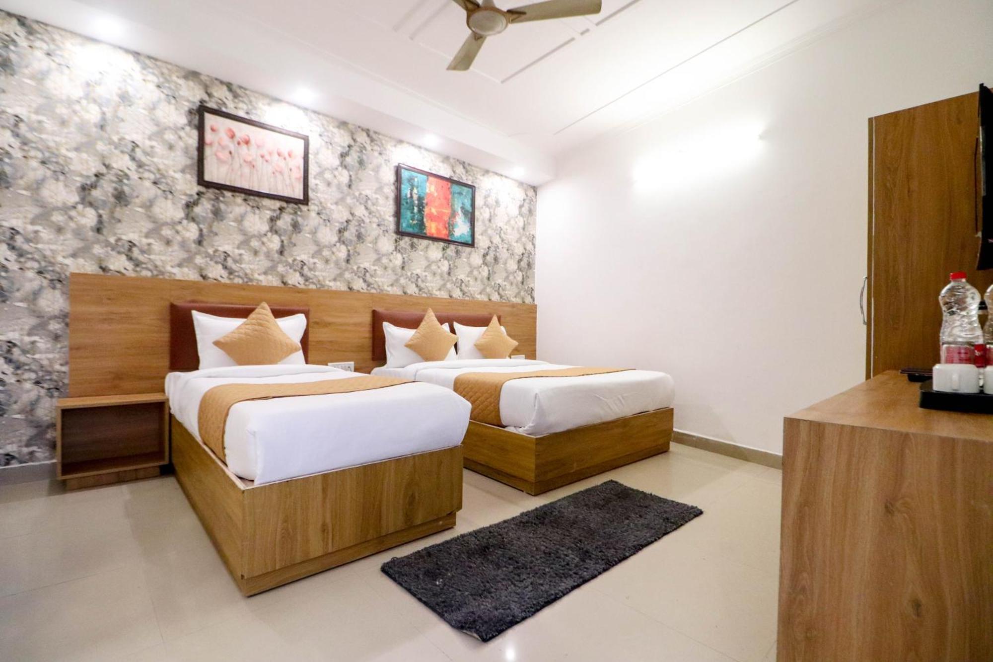 Hotel Stay Villa Delhi Airport นิวเดลี ภายนอก รูปภาพ